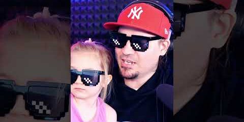 🛬 Moja CÓRKA lata *SAMOLOTOEM* Nasza NOWA PRACA | Ace Combat 7 🛬 #shorts